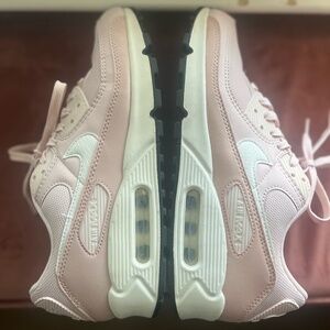 Nike Women's Air Max 90 Shoes 9.5